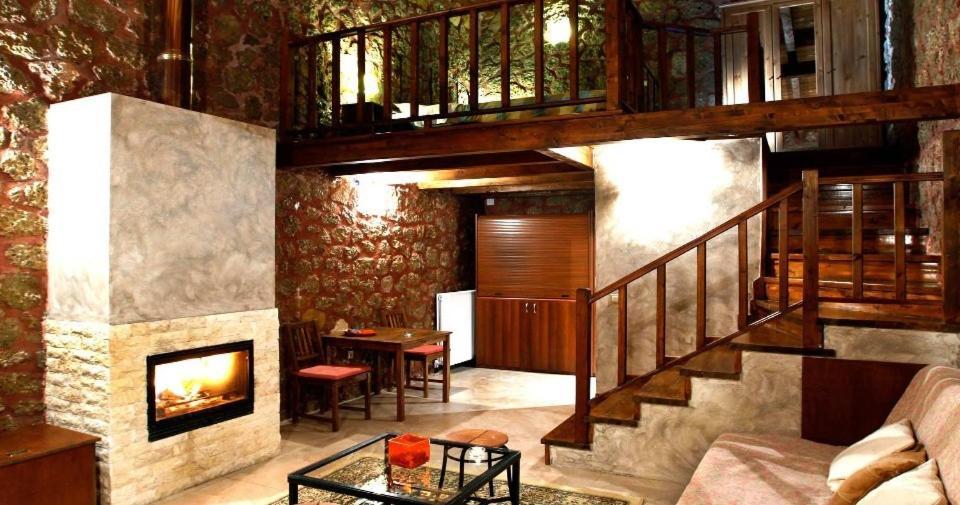Paliokastro Guesthouse Kato Sinikia Trikalon ภายนอก รูปภาพ